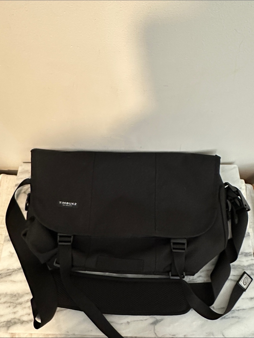 Timbuk2 Black Messenger Bag with Padded Strap - Picture 4 of 11